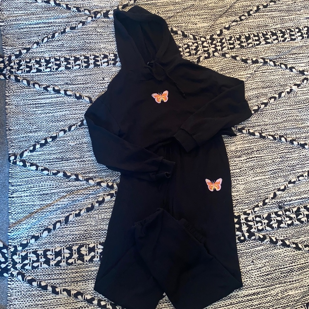 Crop top hoodie with sweats